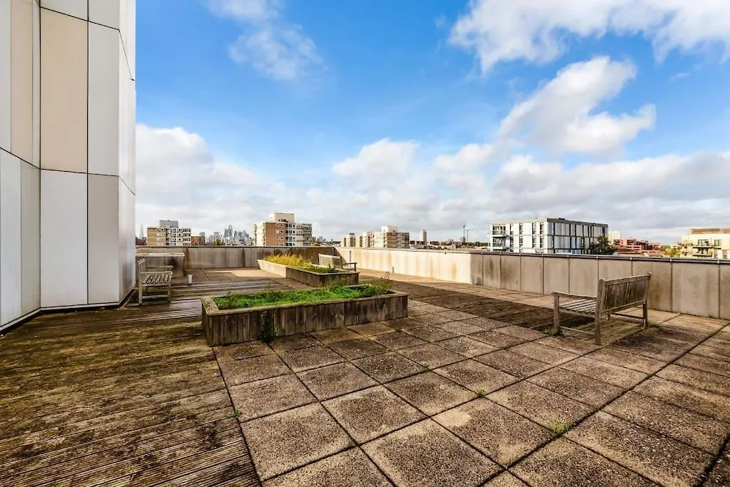 Amazing 2 Bed 2 Bath Flat In Canary Wharf London 0*,