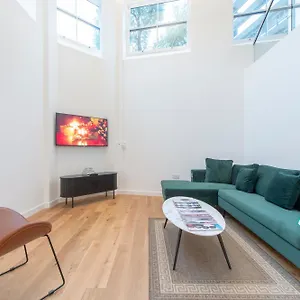 Exquisite 3br Duplex Period Conversion, Air-con & Amenities London
