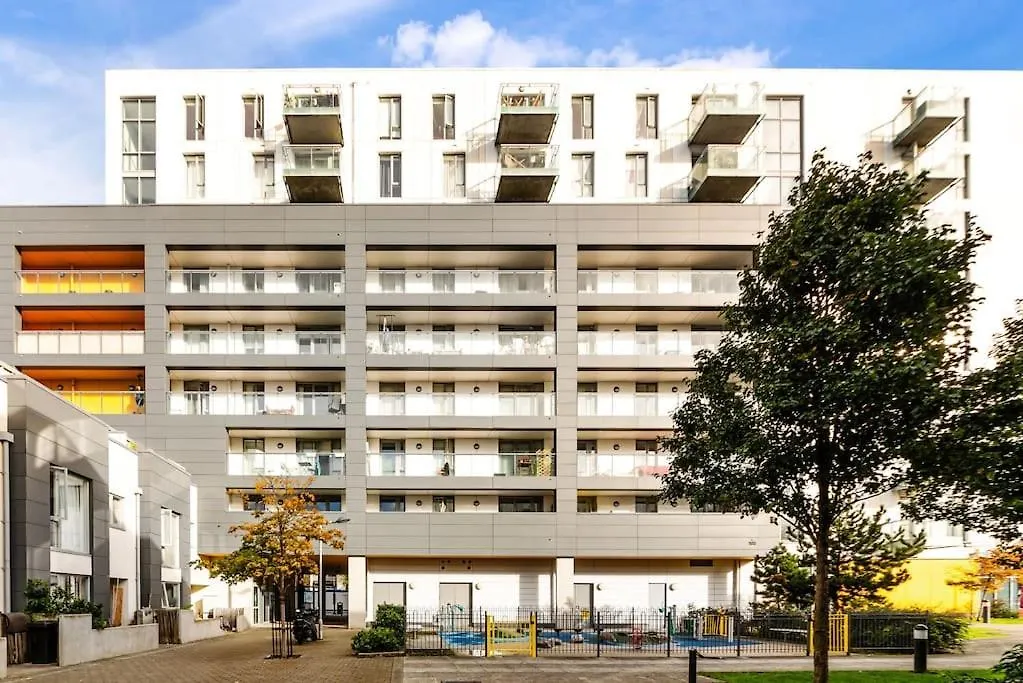 Amazing 2 Bed 2 Bath Flat In Canary Wharf لندن 0*,  المملكة المتحدة
